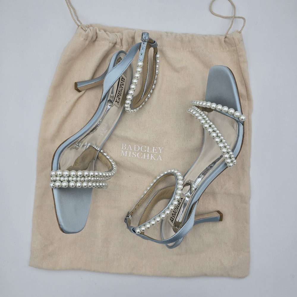 Badgley Mischka Flame Pearl Kitten Heel Sandals, Mist Blue Satin, Women's Sz 9.5 - Picture 13 of 16